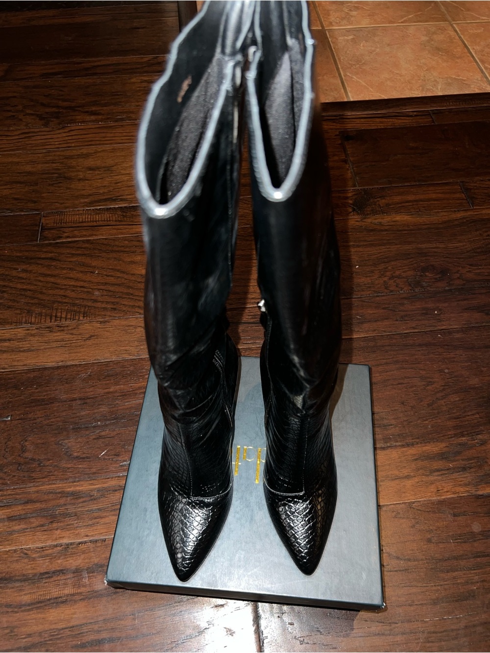 Croc style pointy boots - Picture 5 of 8